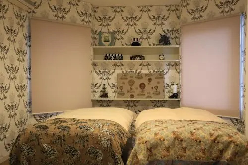 8Q Gojo Suites