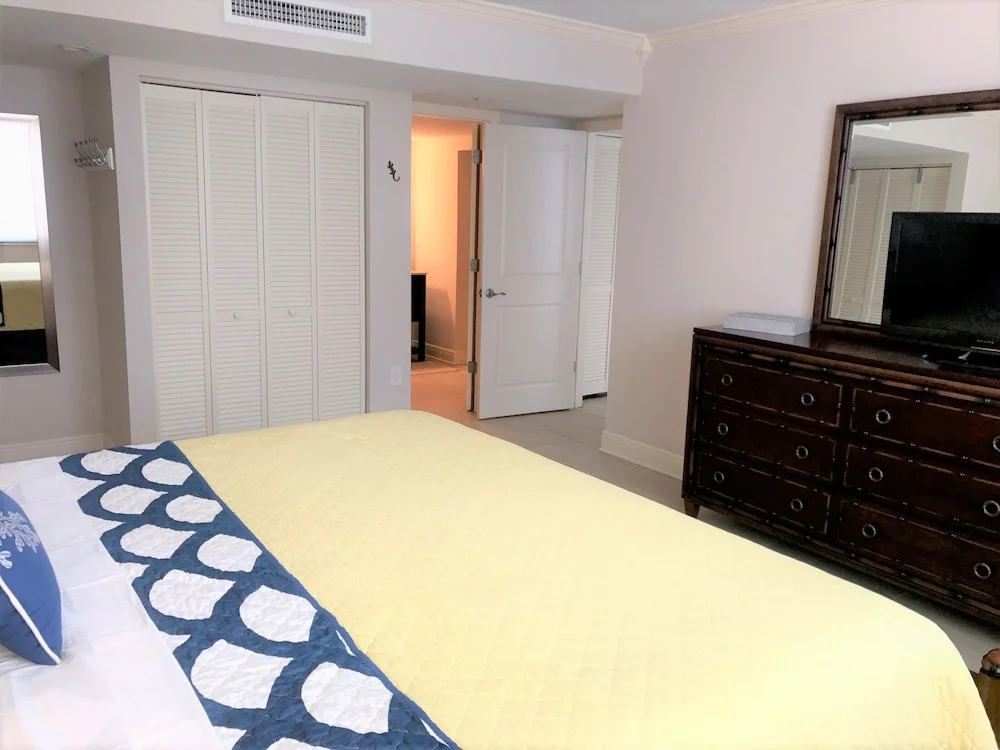 101 - Excelsior 2 Bedrooms 2 Bathrooms Condo