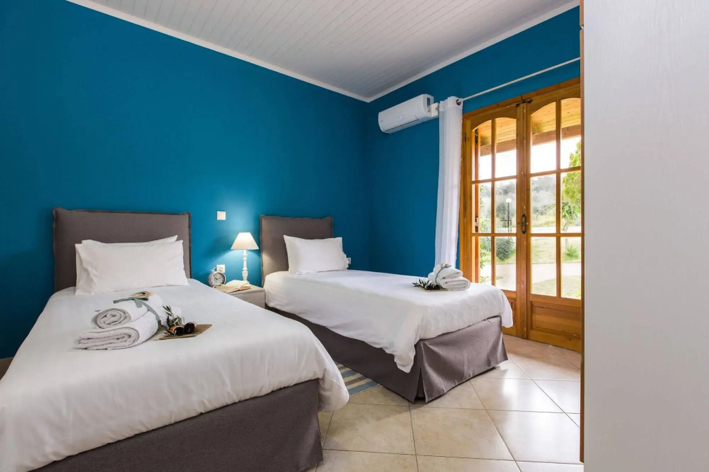 Lefkothea Villas with Large Pool, BBQ & Playground