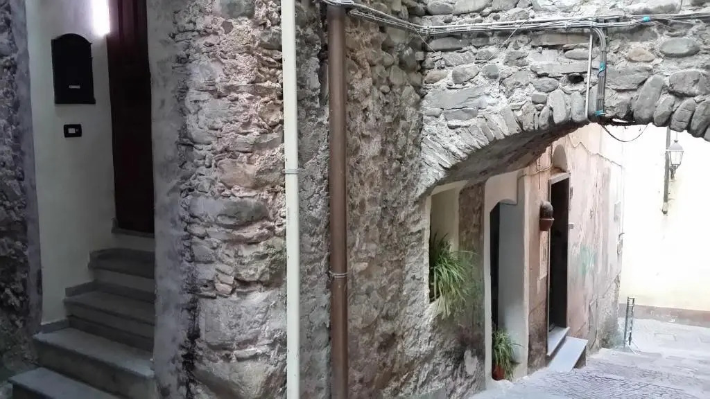 Le Case del Libro Verde Acino dUva