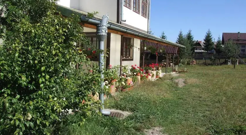 Casa cu Dor