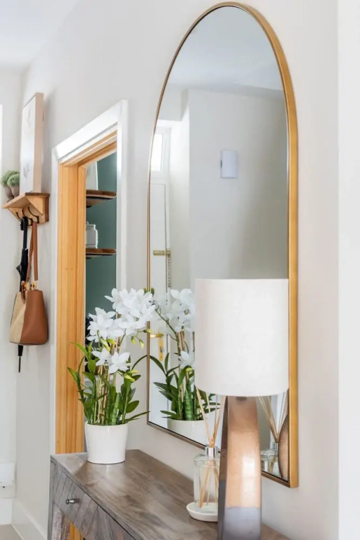 Stylish 3Bd Townhouse In Central Winchester