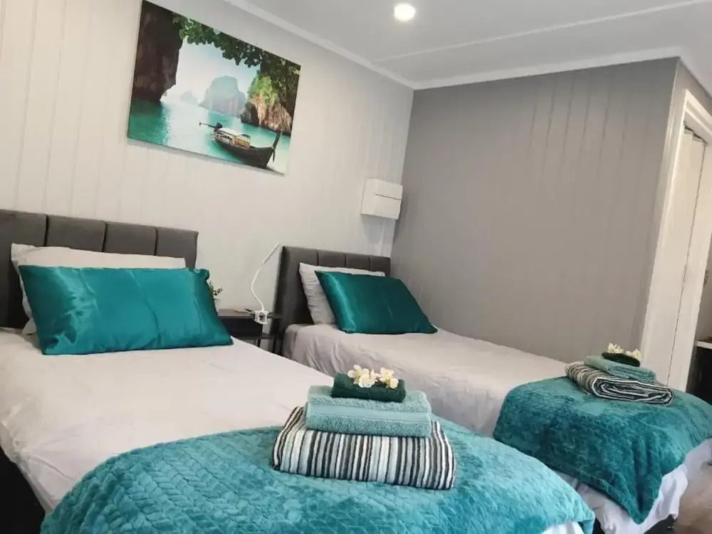 2-bedroom Guesthouse in Derby City, Parking, Wi-fi