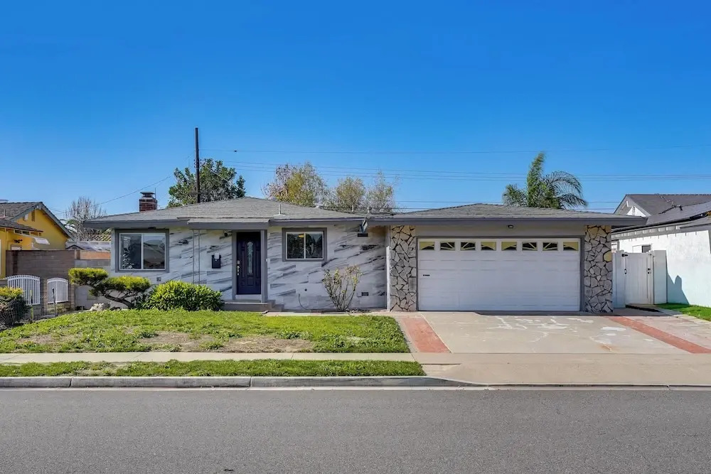 Work & Play! Home 5 Mi to Huntington City Beach