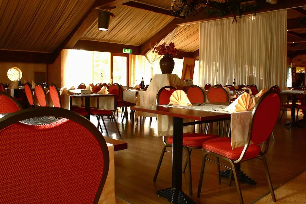 Hotel & Restaurant T Holt