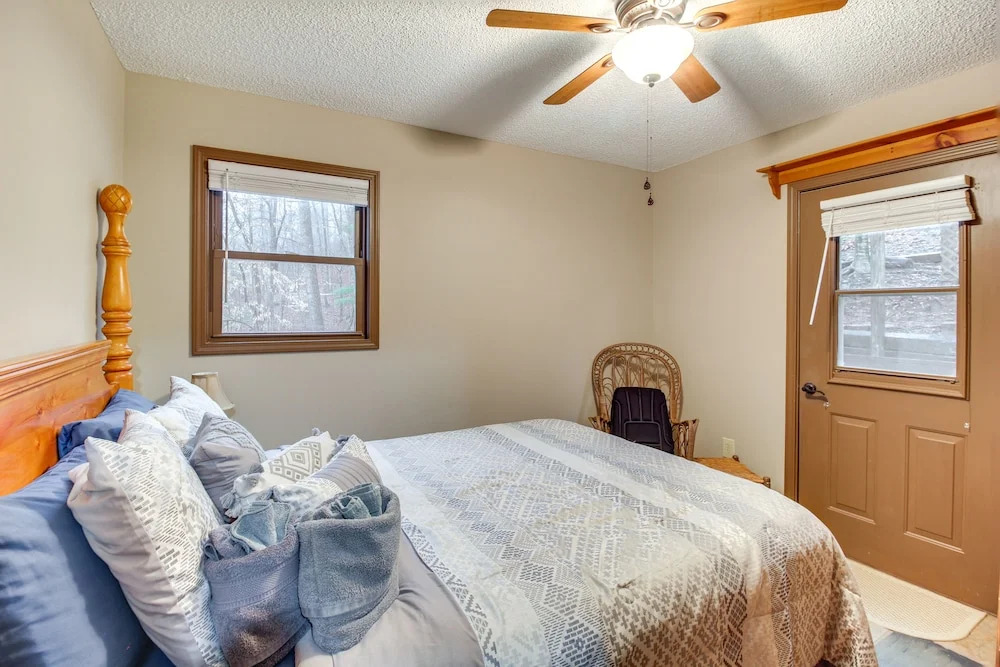 Ellijay Resort Cabin w/ Fire Pit, Decks, & Hot Tub