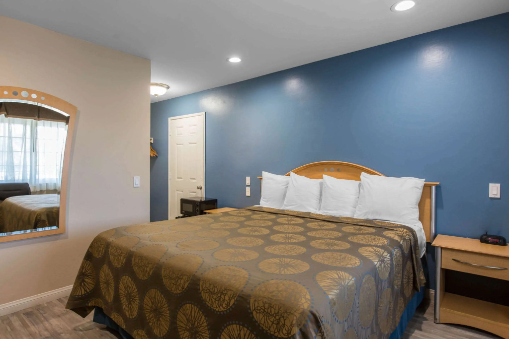 Rodeway Inn Escondido Downtown