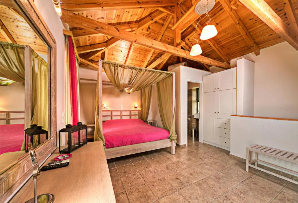 Cardamilia Suites