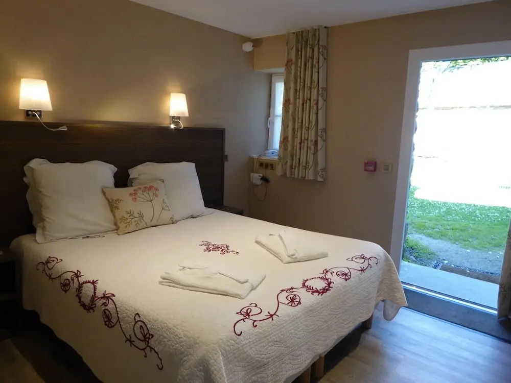 LOGIS Hôtel Kastell Dinech