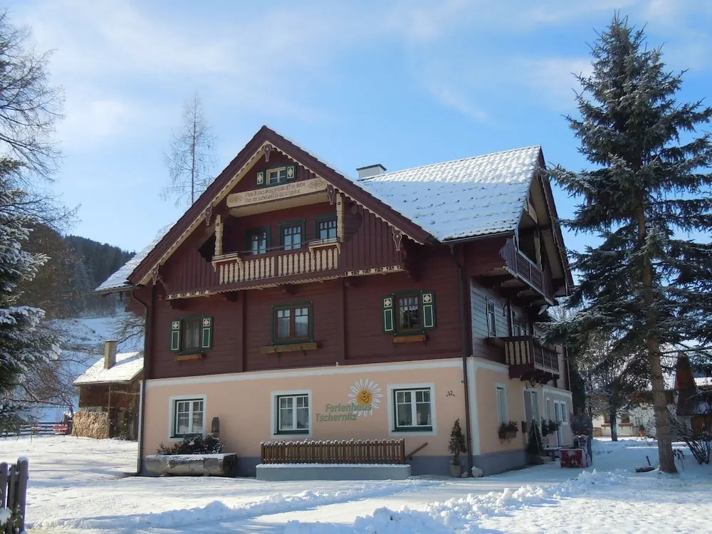 Renovated Mountain Retreat Stay