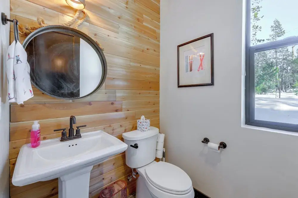 Luxe Soda Springs Retreat: Modern & Spacious!