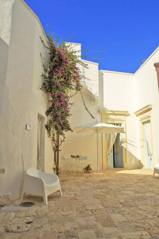 Fenisia Guest House