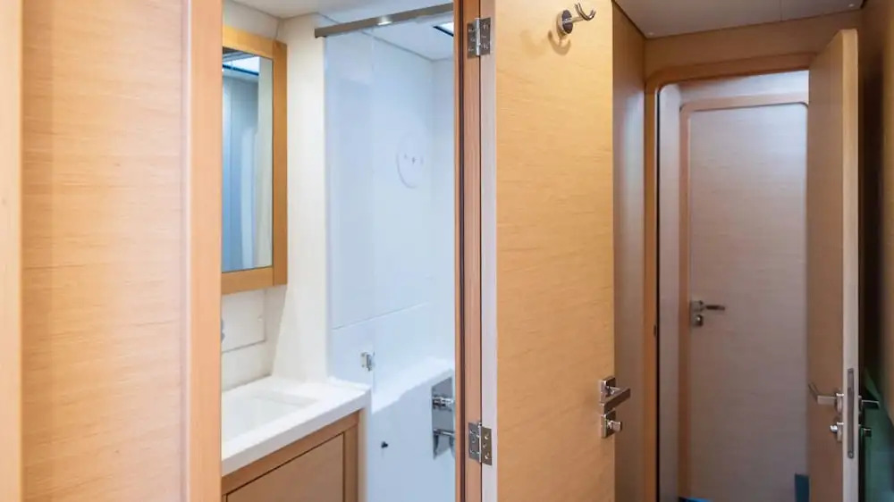 Lufinha Yacht Charter