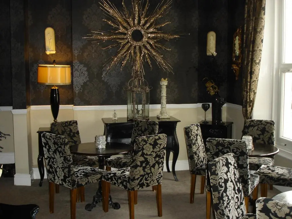 The Manor Hotel