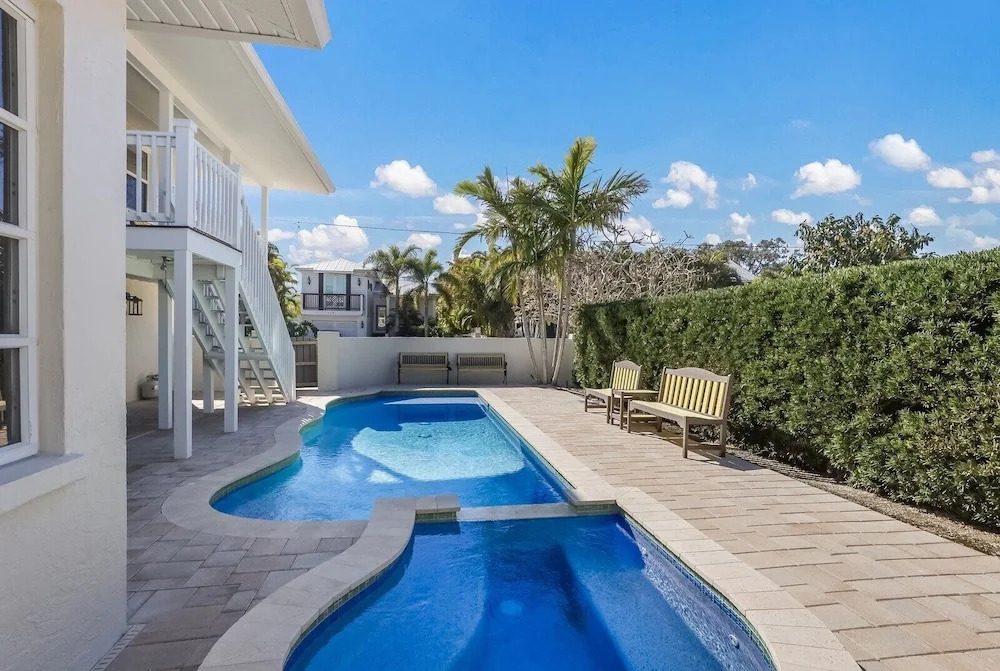Surf Riders 4 Bedroom Home