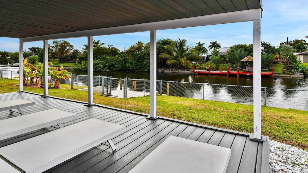 Talita Canal Home Heated Pool Fanced Yard