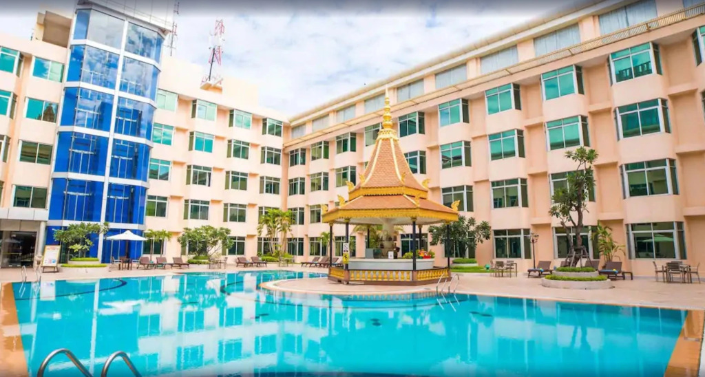 Club Excellence By Phnom Penh Hotel