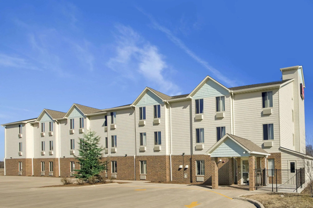 Jacksonville Inn & Suites