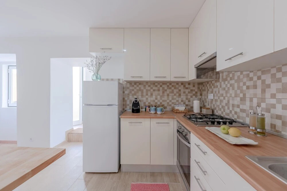 Bright & Spacious W/ Orange Tree Patio Apartment by TimeCooler