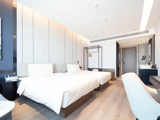 Atour Hotel Yichun Shanggao Center