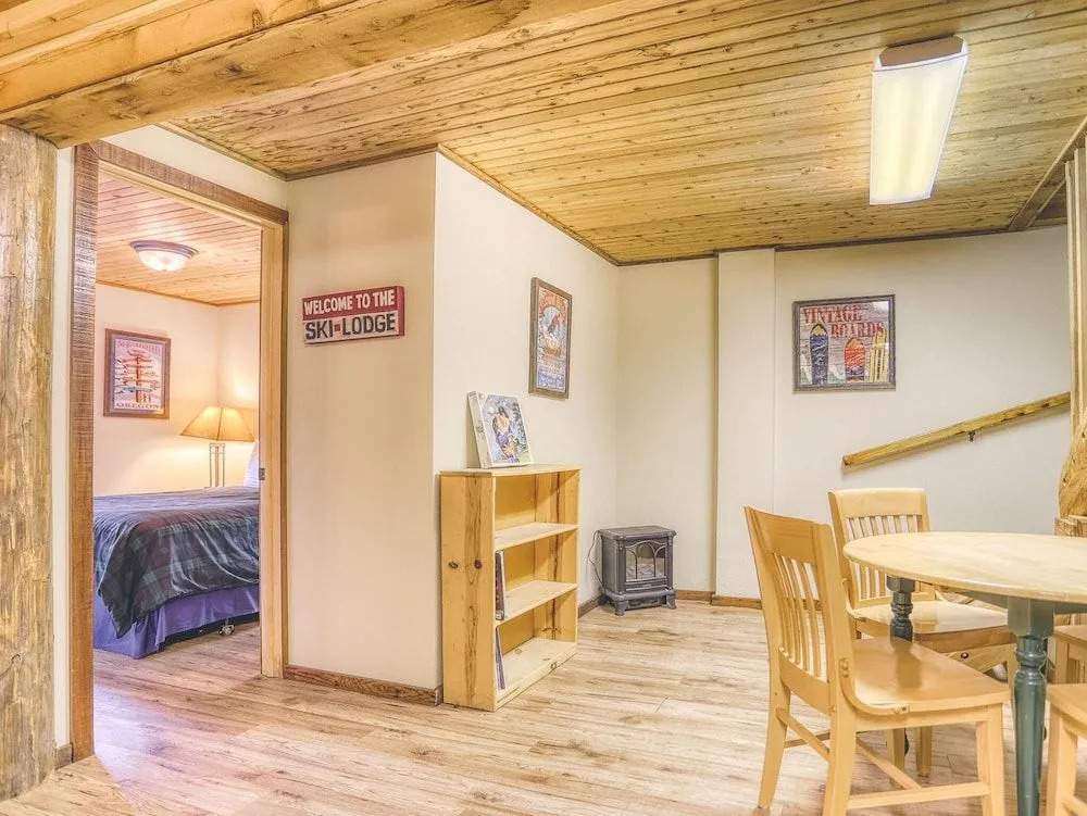 Cedarwood Lodge