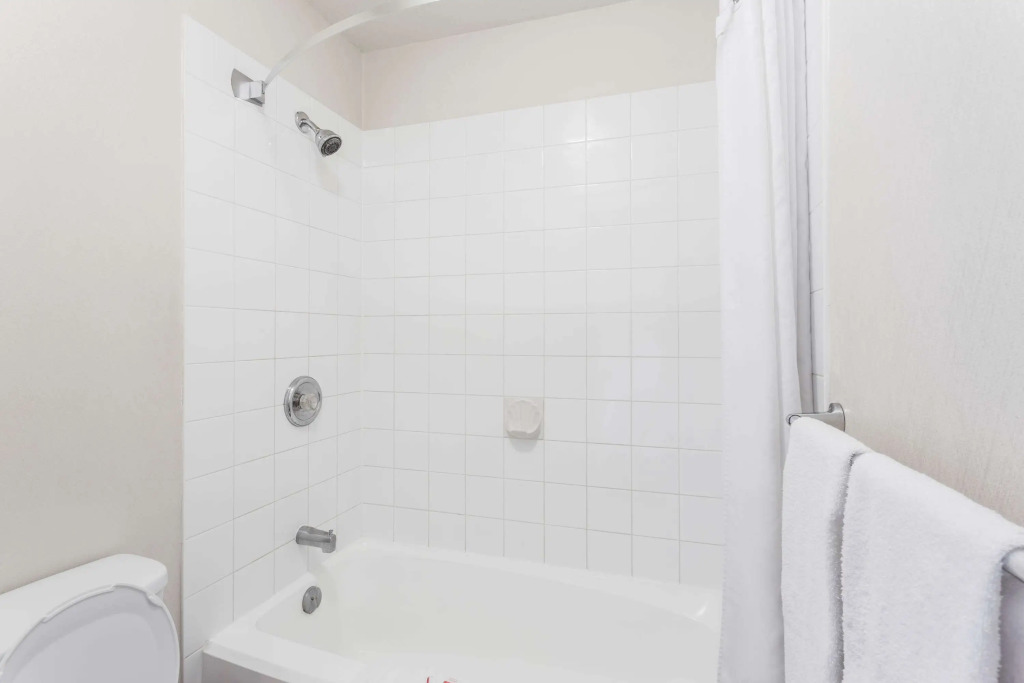 Super 8 by Wyndham Kelowna BC