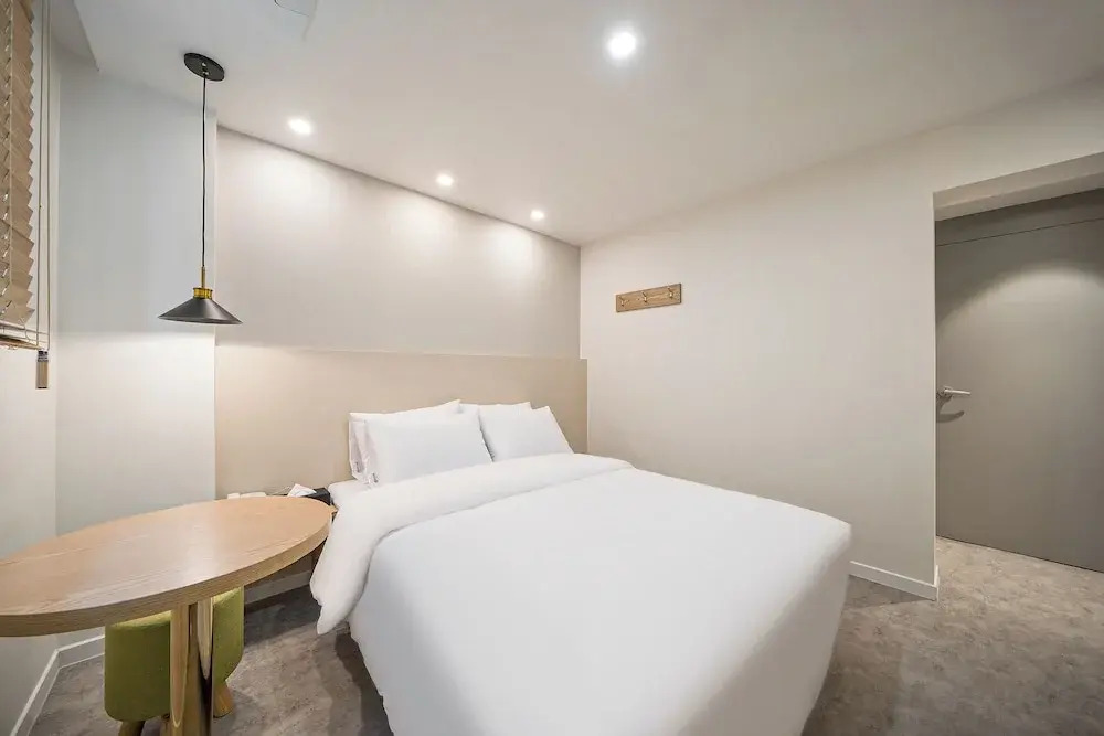 Elegance hotel hwangridan