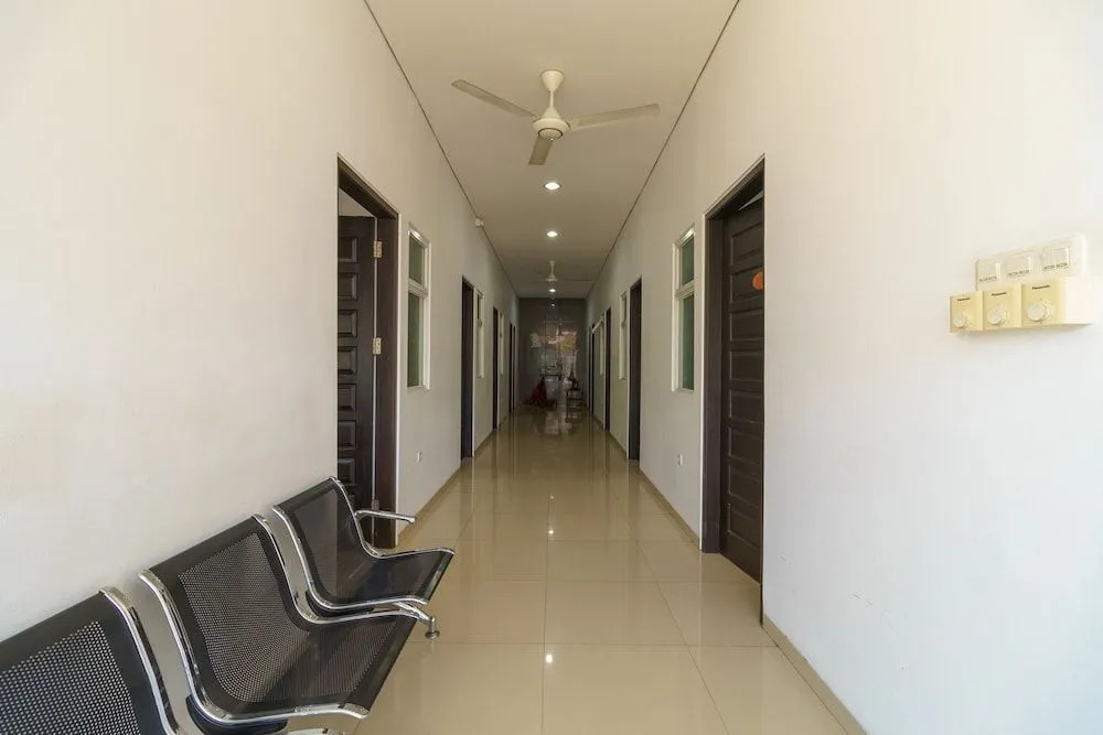 RedDoorz Syariah near Jembatan Siti Nurbaya Padang