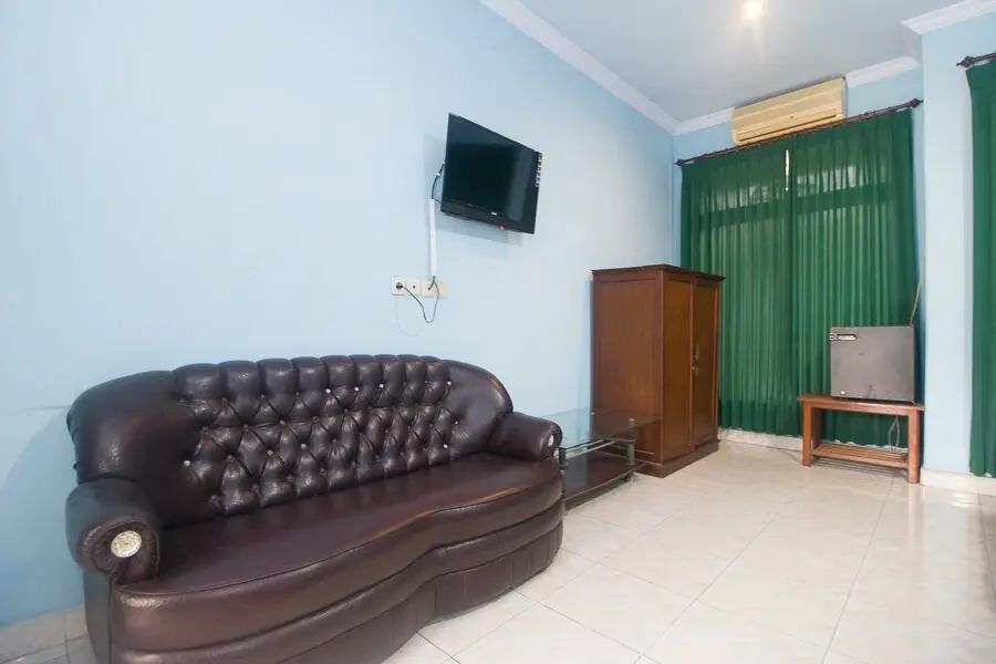 RedDoorz near Bojonegoro Train Station
