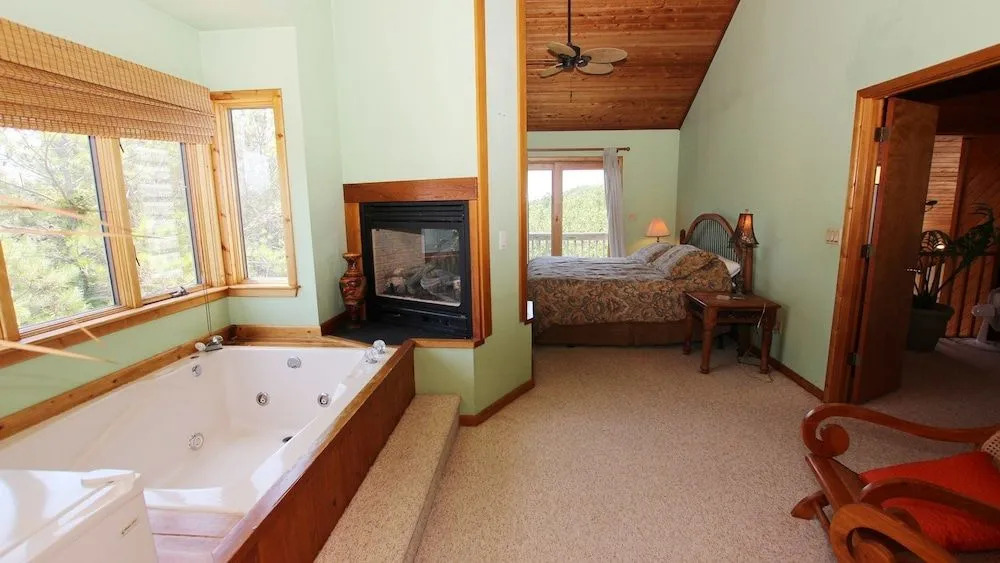 Paws at the Beach 540 - 7 Br Home