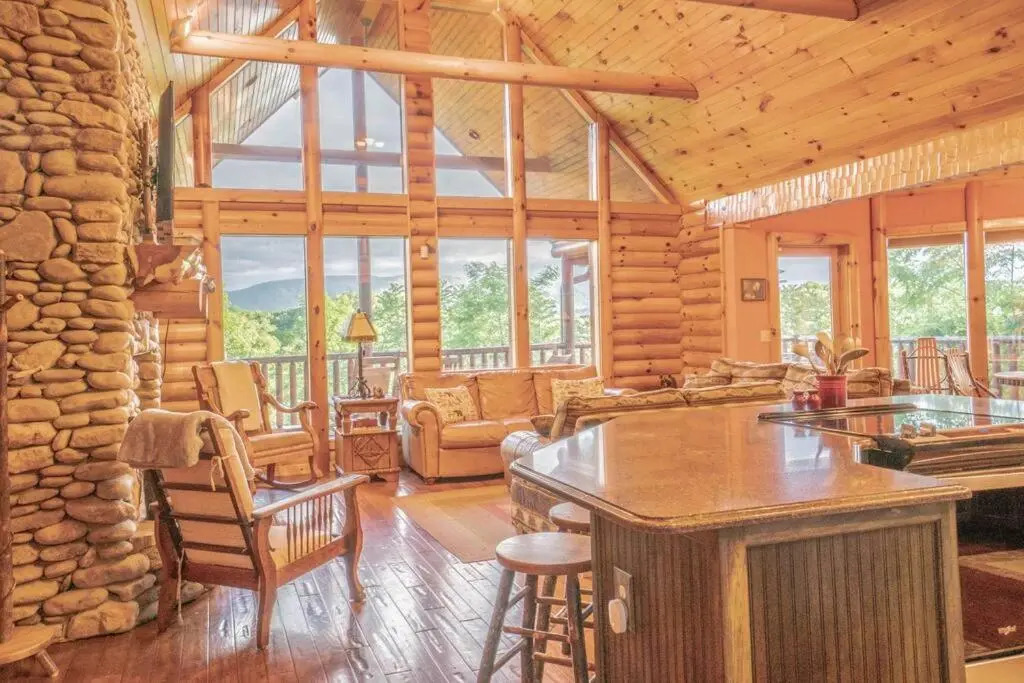 2 HOMES on Douglas Lake - Smoke Rise Lodge & Barn