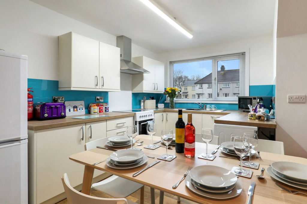 Plas Gwyn - Large Cottage Walk to Beach