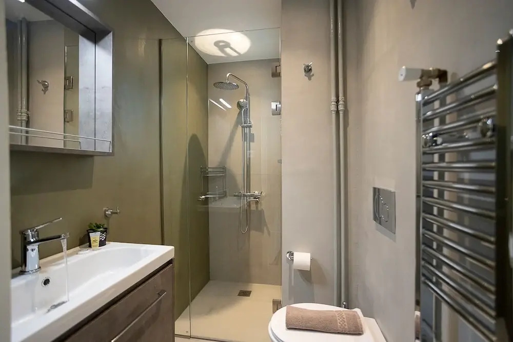 Spacious 2-bedroom Retreat in the Heart of Athens