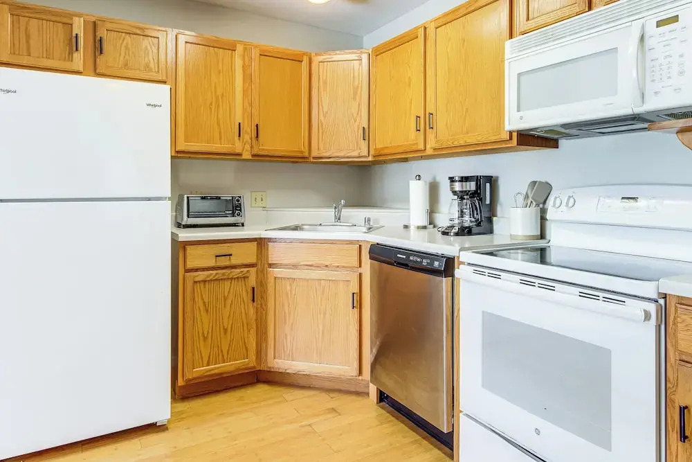 < 1 Mi to Big Sky Resort: Quiet Mtn-view Retreat