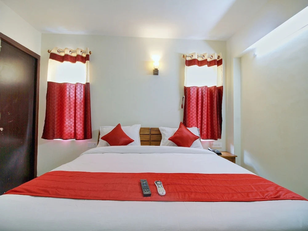 Oyo 14240 Mohan Residency