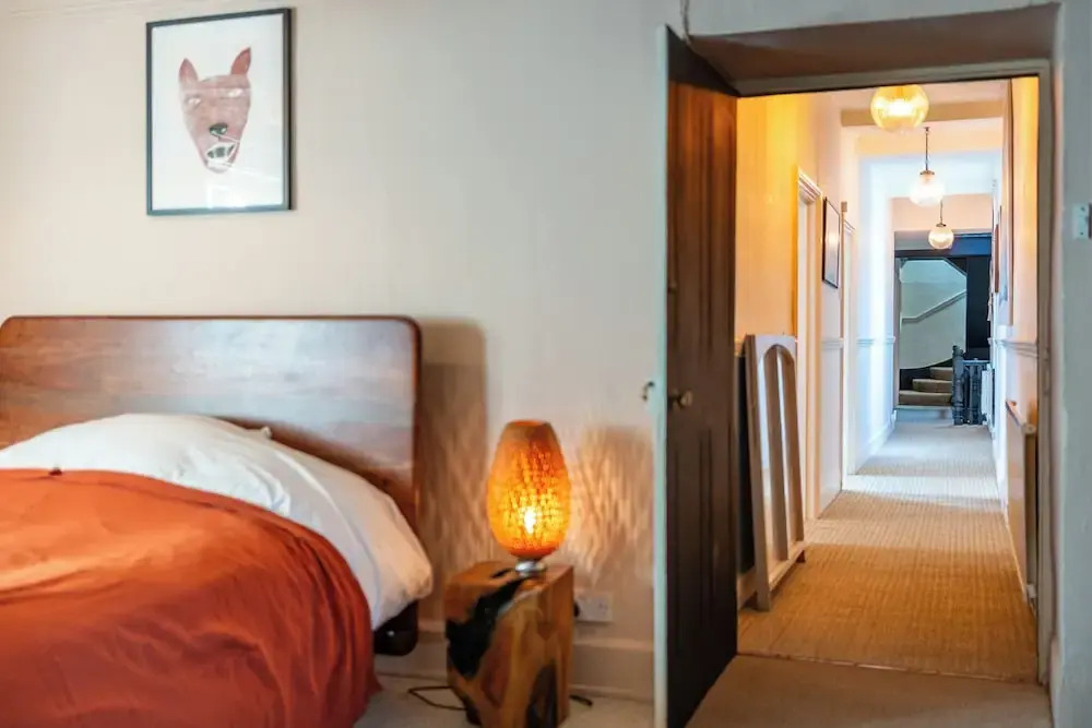 Stunning 8-Bedroom Home in Painswick