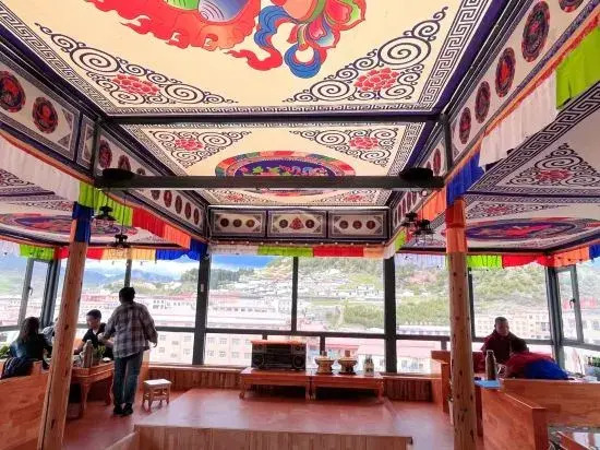 Langmulingka Lodge · Highland Serenity Cloudview Family Homestay (Langmusi)
