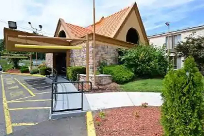 Howard Johnson Clifton