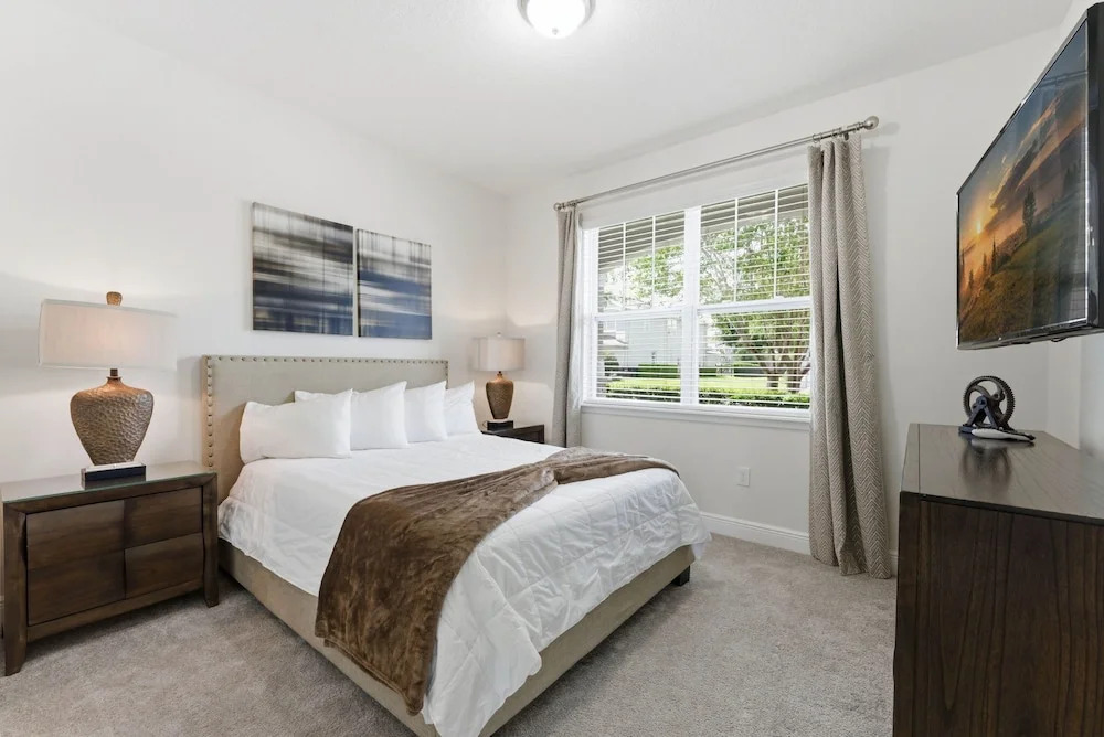 Comfort 6BR Getaway, Private Pool, Great Location