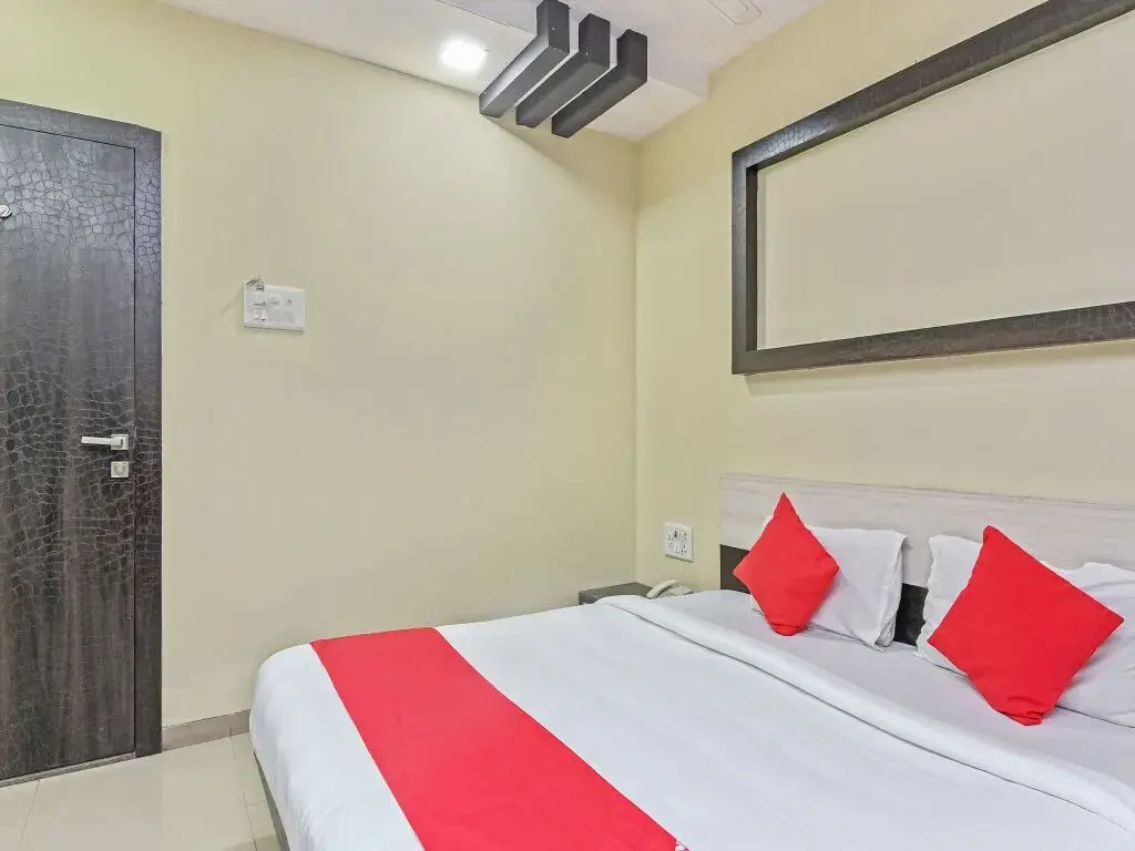 Shree Krishna Palace by OYO Rooms