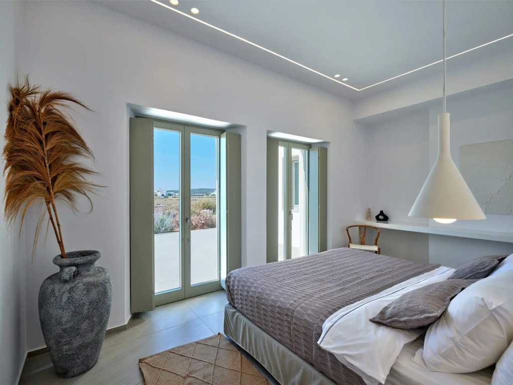 Monogram Travel Paros