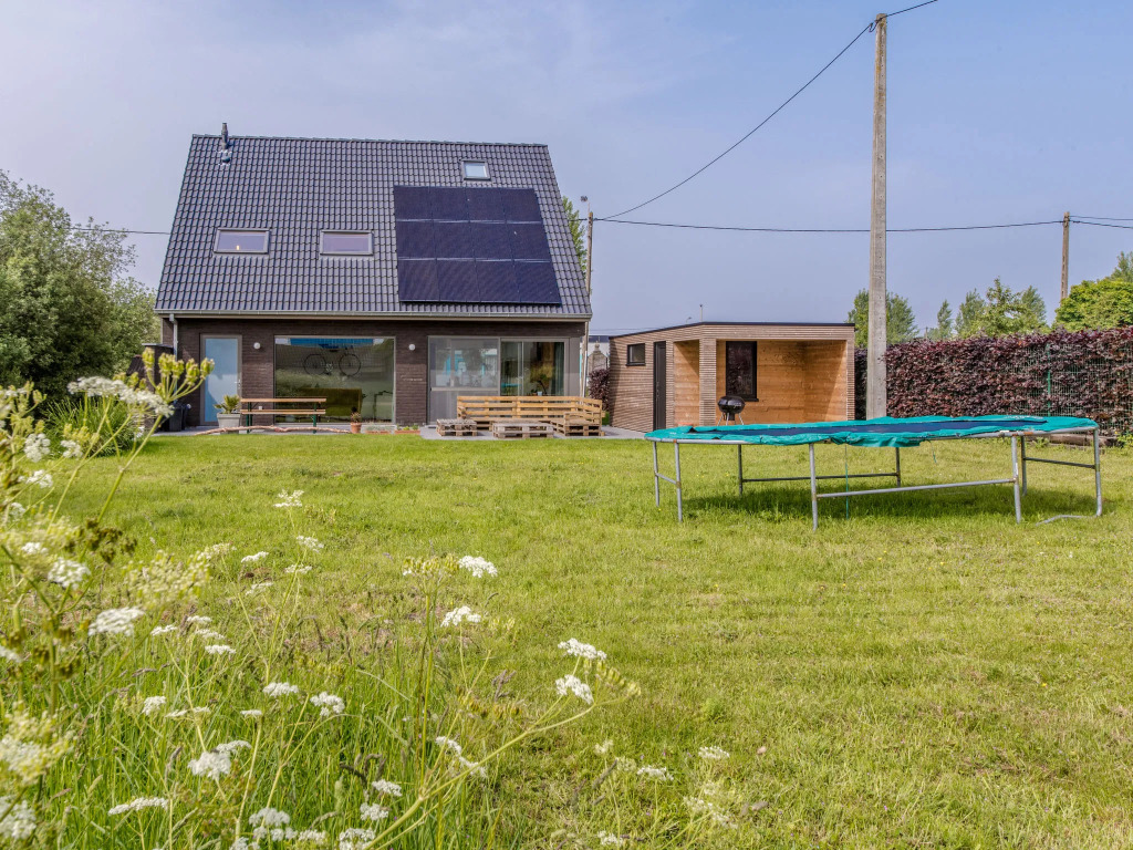Villa Villa Vosseslag - garage and big garden by Interhome
