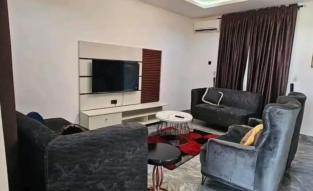 Geoworld Apartments & Suites
