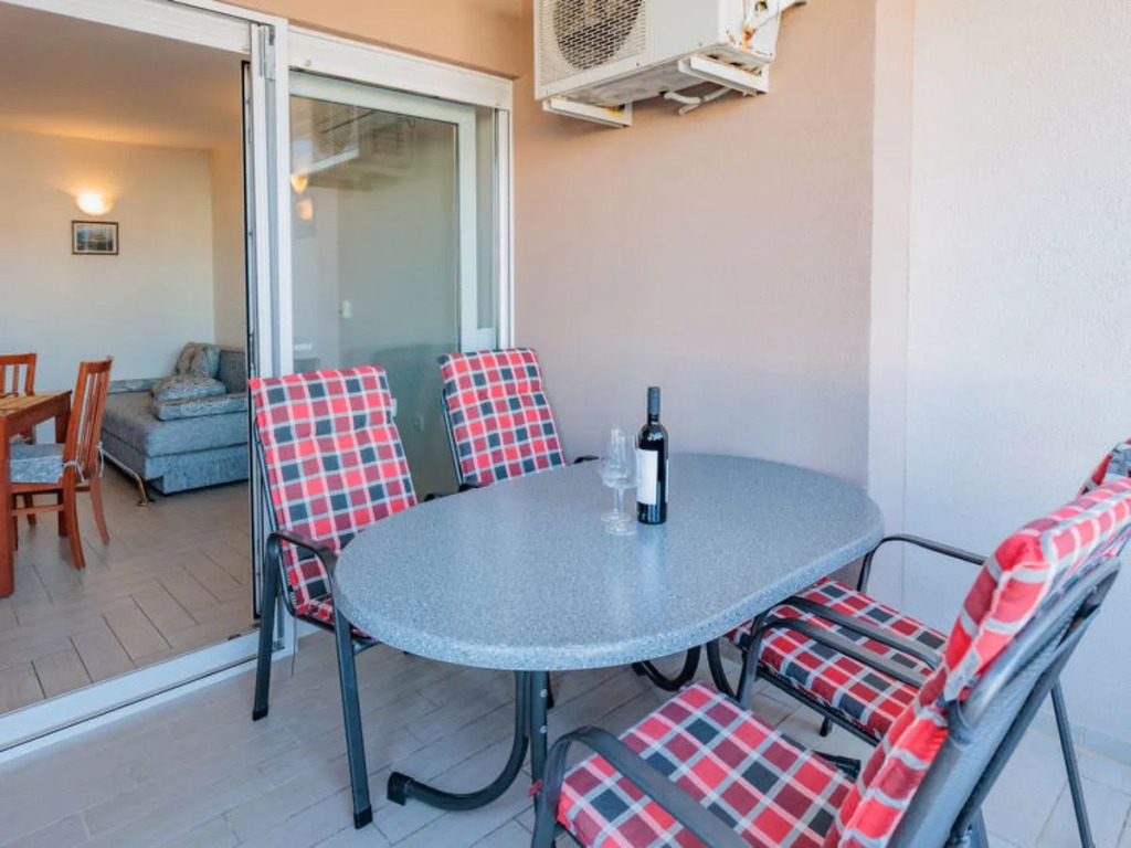 Apartment Mlasina Nin 8650
