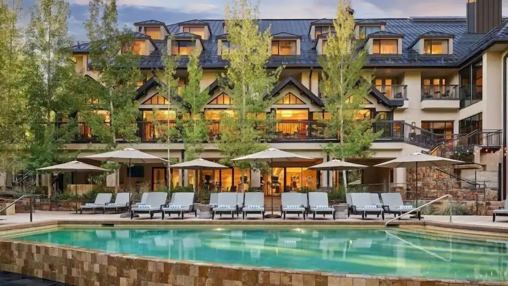 Cascade Village 2 Bedroom Condo, Mere Steps to Chair Lift With Pool and Hot Tubs