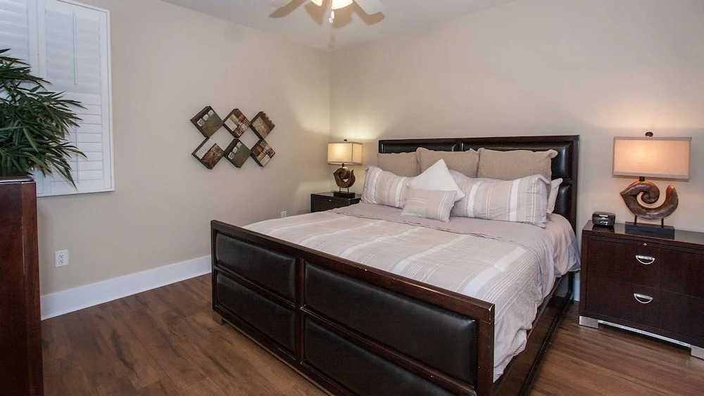 Crc1201 2 Bedroom Condo