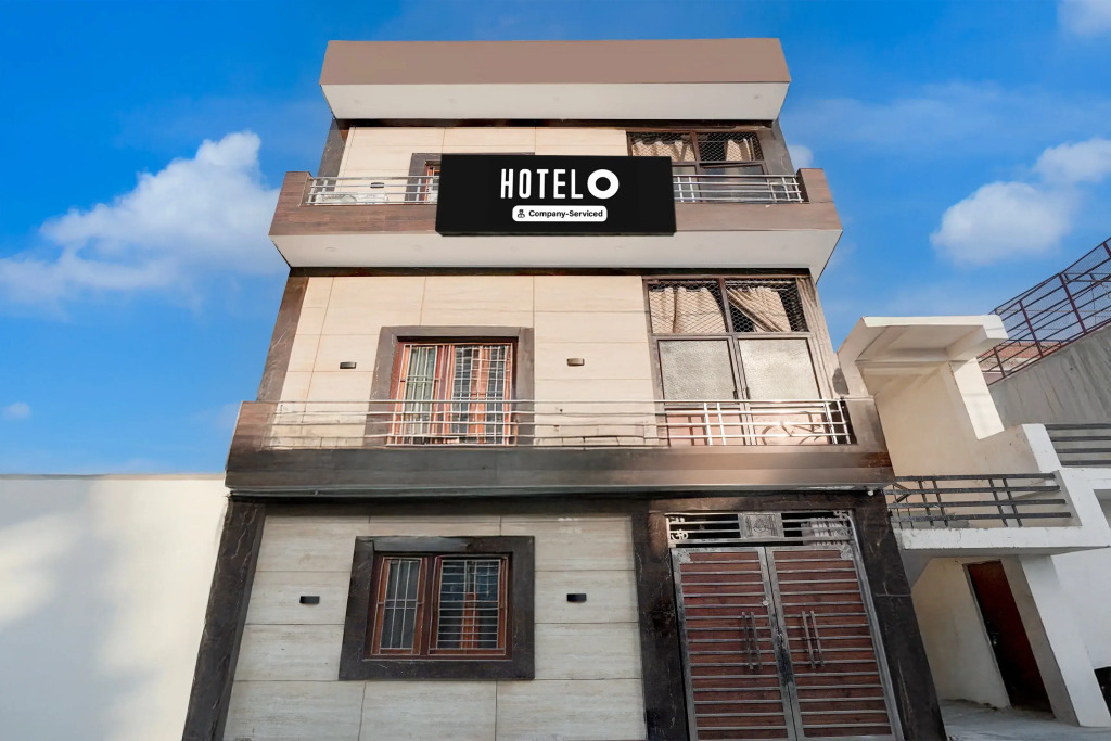 Super OYO Hotel O Tedhi Bazaar Near Ram Janambhumi