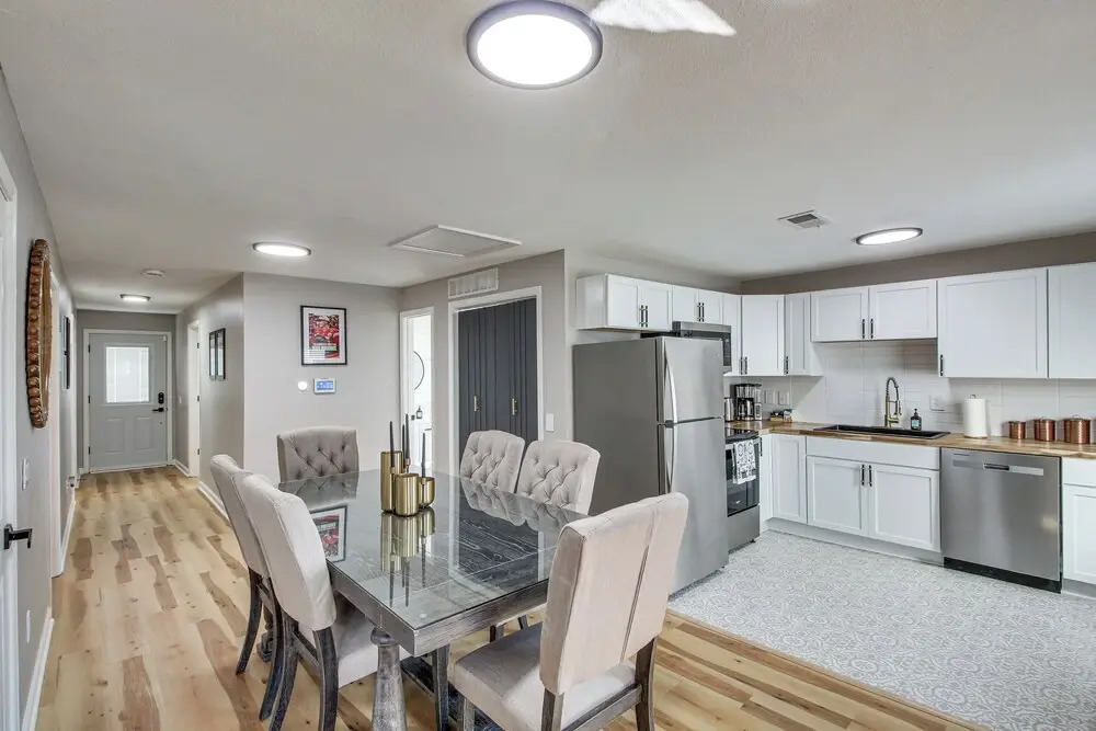 Stylish Home < 1 Mi to Dtwn Olathe: Dogs Welcome!