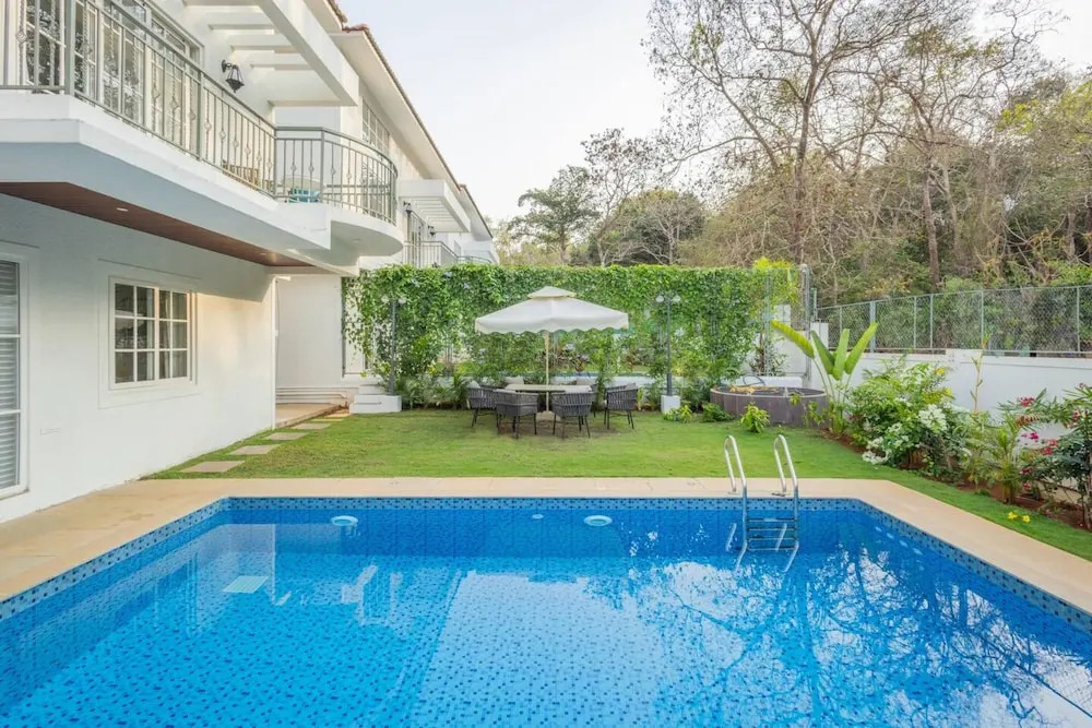 5bhk With Pool 1 5 km From Thalassa Casa Amour