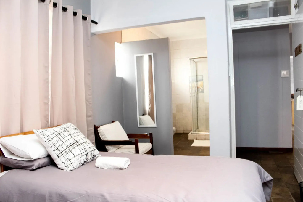 Kates Nest Guesthouse & Backpackers